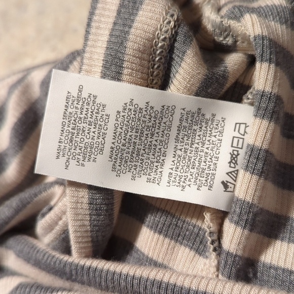 CAbi Long Sleeve Striped Cold Shoulder Top Medium - Picture 10 of 11